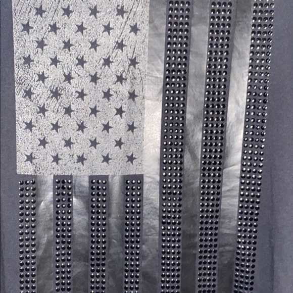 NWOT GUESS Men's Black Graphic T-Shirt - Picture 2 of 3